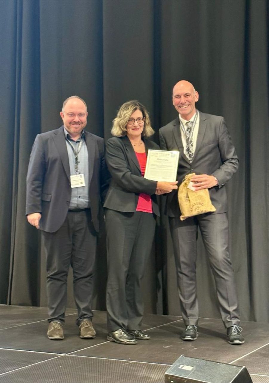 Florian Lordick: Very honoured to receive the DGHO best abstract award 2023 for the Eortc1708 Vestige study