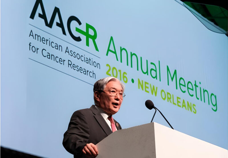 AACR – We recognize Waun Ki Hong the first Asian-American scientist to be elected President of the AACR (2001-2002)