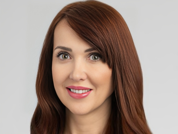 Laura Bukavina: Differential Diagnosis of a male patient with complex cystic mass