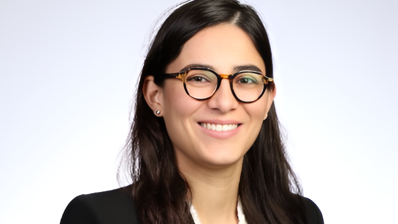 Regina Barragan-Carrillo: Exited to finally step into my role as attending!