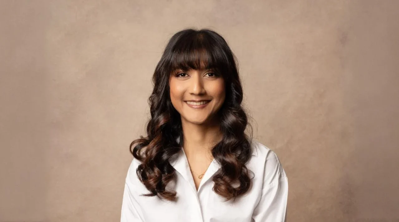 Shabnam Gujadhur Receives the 2025 World Ovarian Cancer Coalition Impact Award