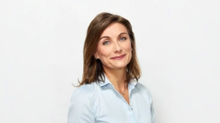 Julia Elvin